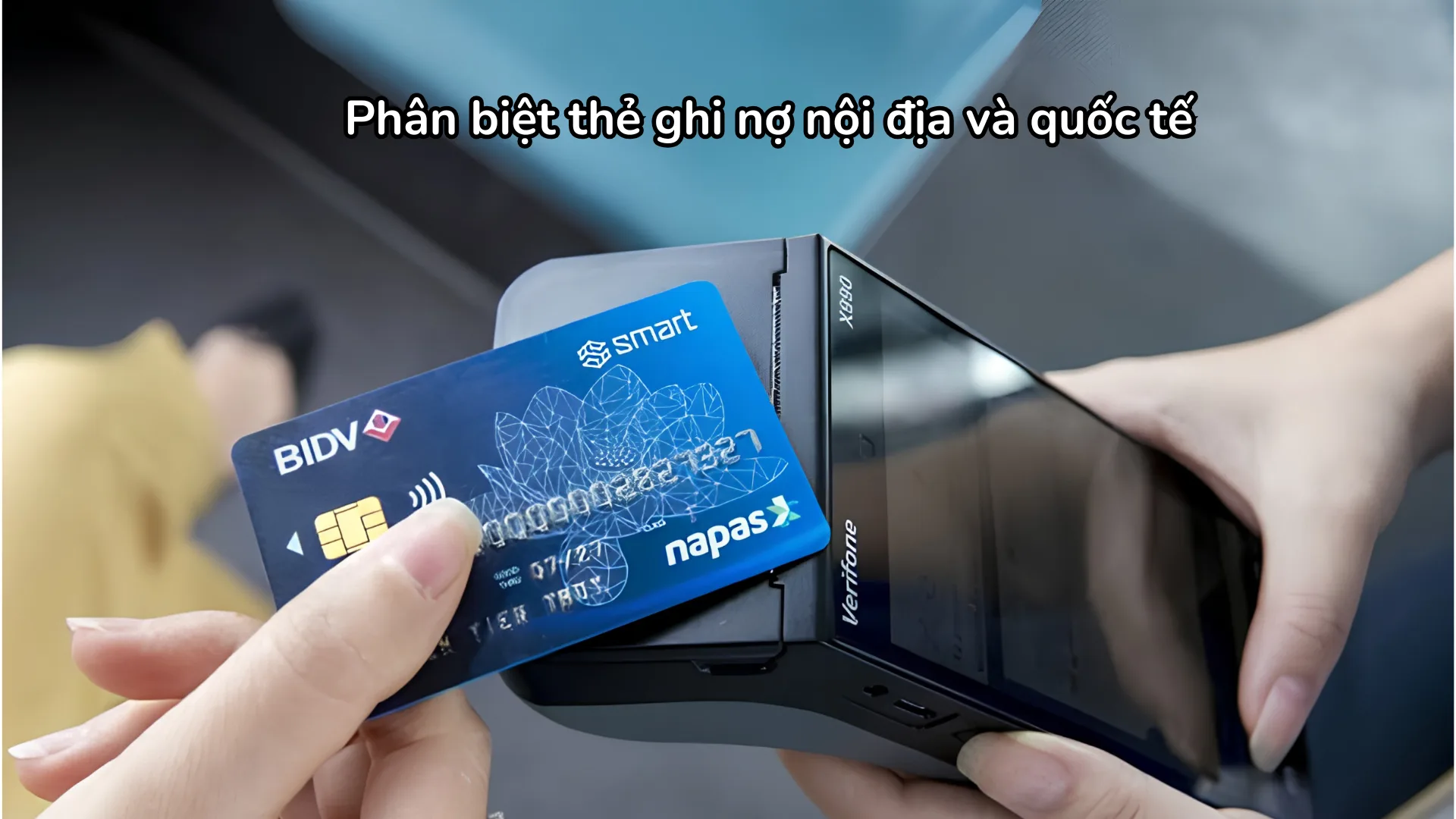 So sánh thẻ ghi nợ nội địa và thẻ ghi nợ quốc tế