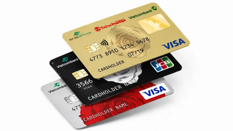Khách hàng cần đặc biệt lưu ý mức phí rút tiền mặt 3,64% và phí phạt chậm thanh toán 3% để tránh phát sinh chi phí ngoài ý muốn.