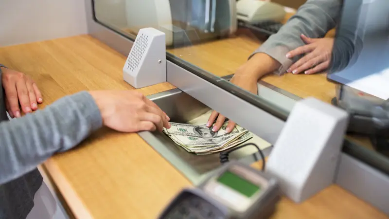 Thời điểm giải ngân đánh dấu hợp đồng vay vốn có hiệu lực.